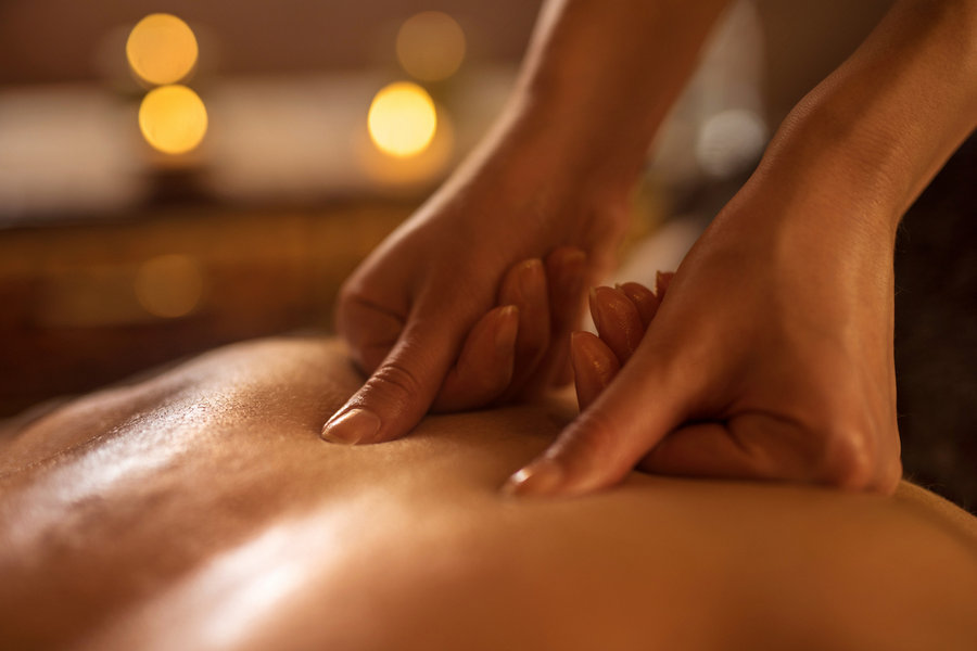 Four Hands Massage Relaxes, Soothes and Removes All Negative and Tiredness